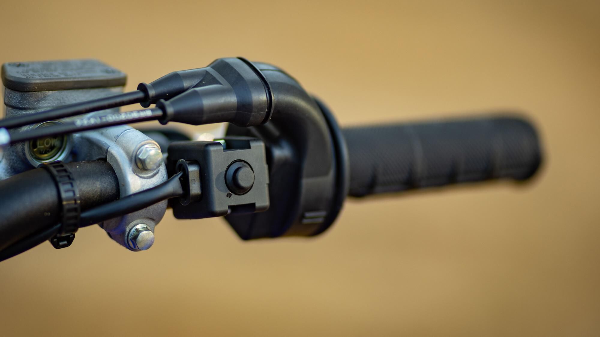 Компактный электростартер 