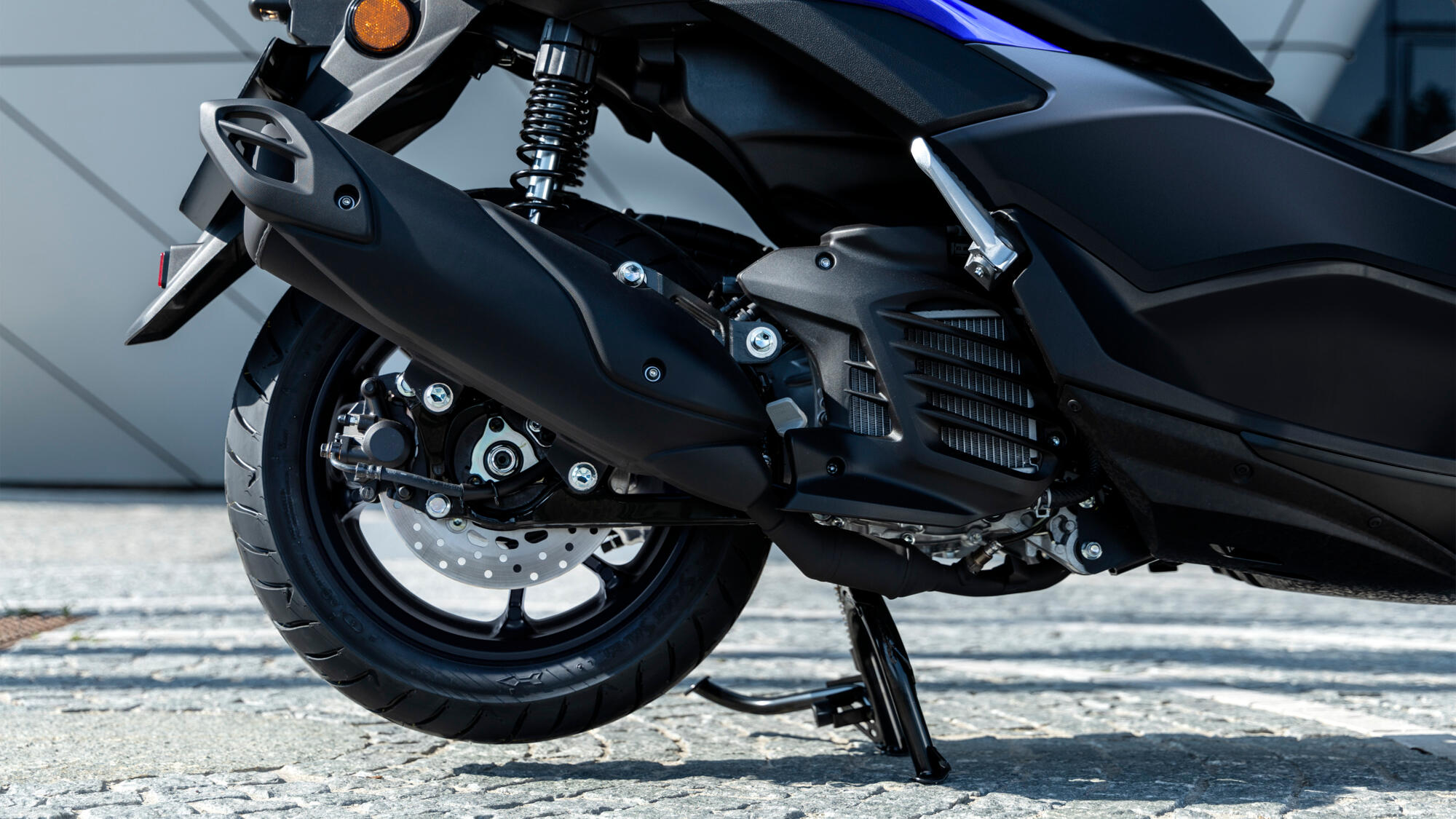 Колёса 13 дюймов, дисковые тормоза с ABS 